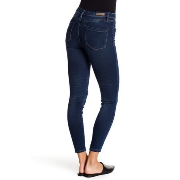 BlankNYC Mid Rise Skinny Distressed Dark Wash Jean - Picture 2 of 8